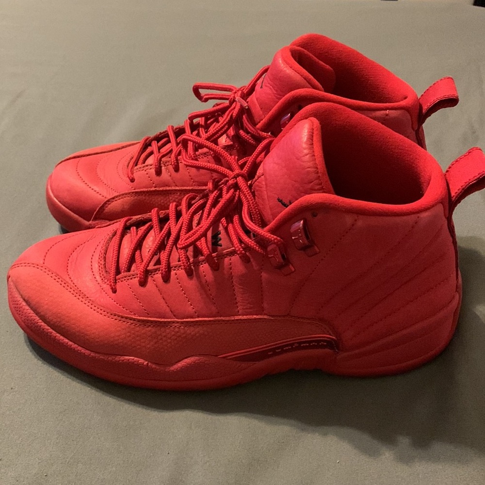 Retro 12 Gym Red - Picture 2 of 4